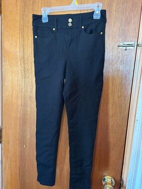 Black Slim High-Rise Skinny Pants ardware